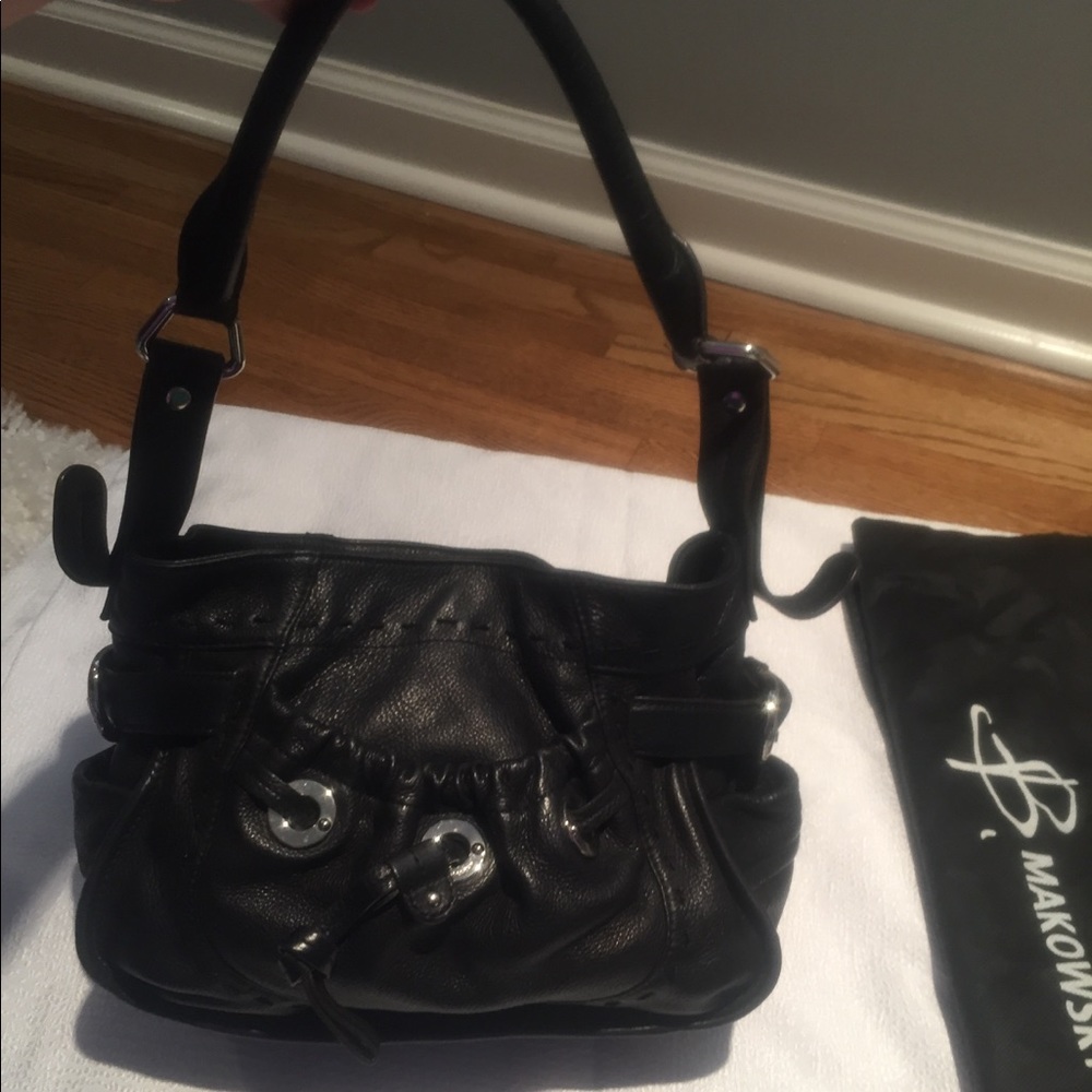 B. Makowsky handbag
